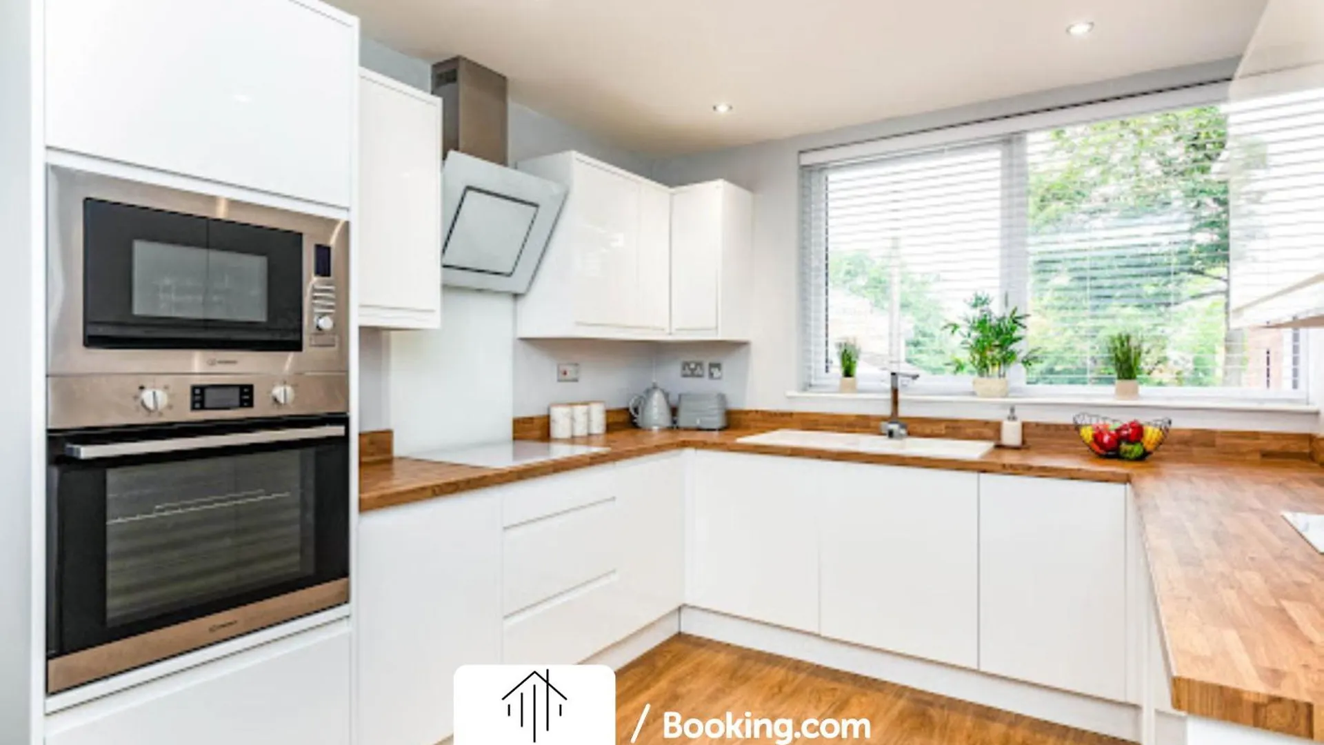 Holiday home Birmingham Airport Business & Leisure Retreat Villa